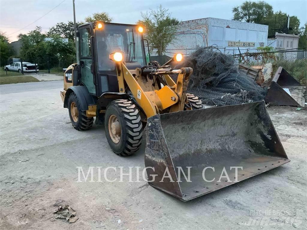 CAT 906M AR 轮式装载机