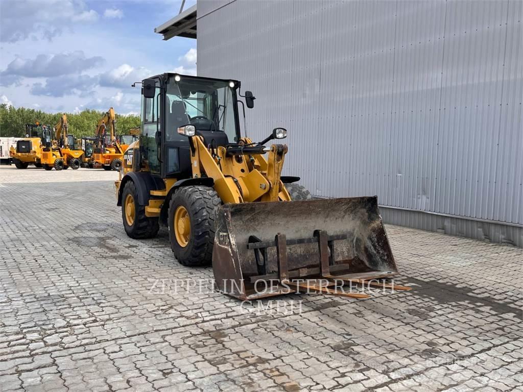CAT 907M 轮式装载机