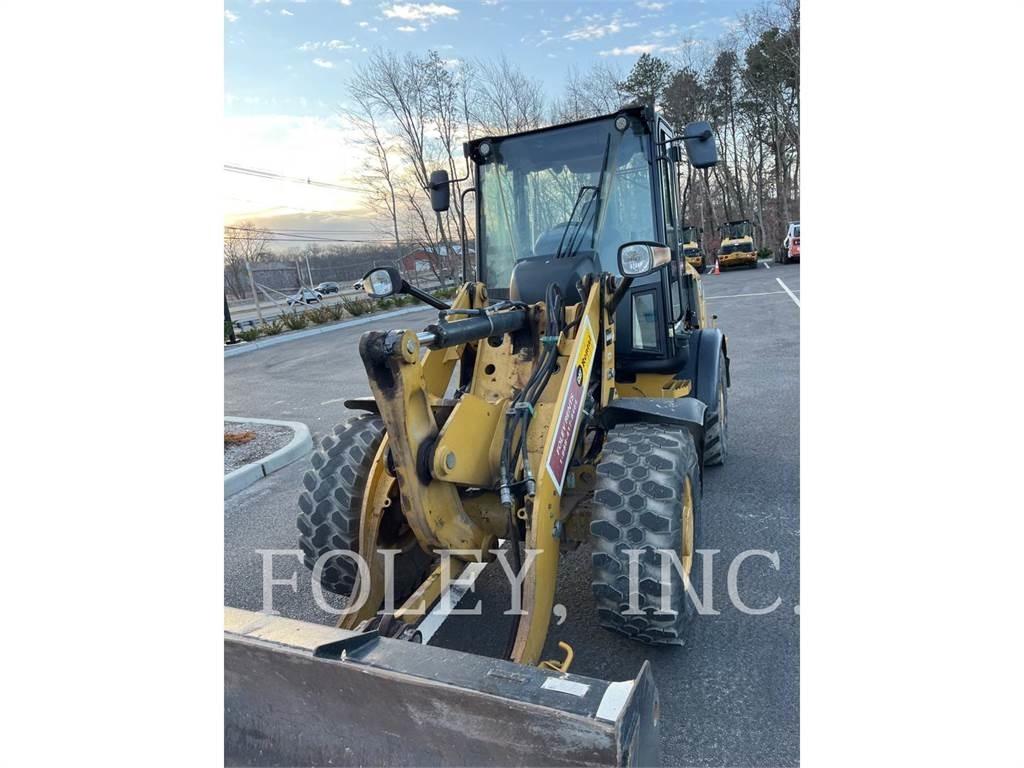CAT 907M 轮式装载机