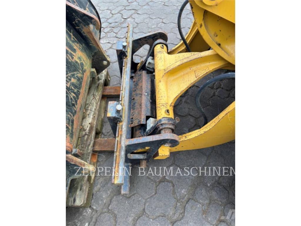 CAT 907M 轮式装载机