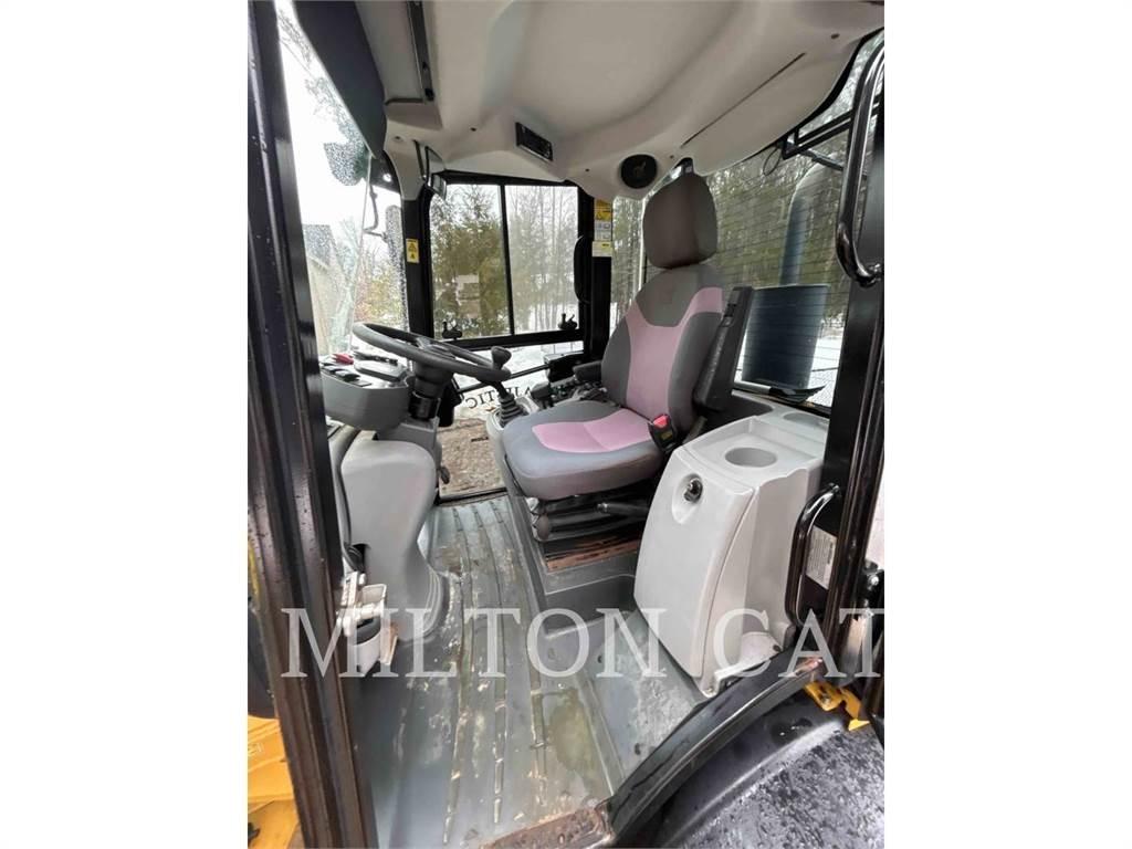 CAT 908H2 轮式装载机