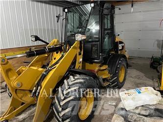 CAT 908M 小型装载机