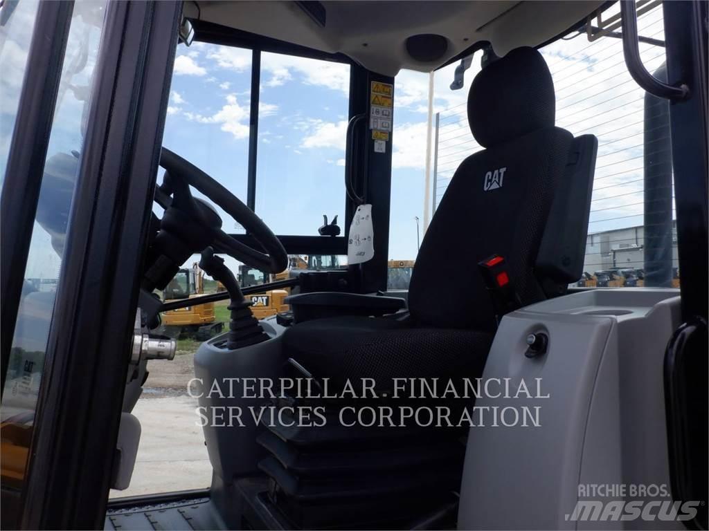 CAT 908M 轮式装载机