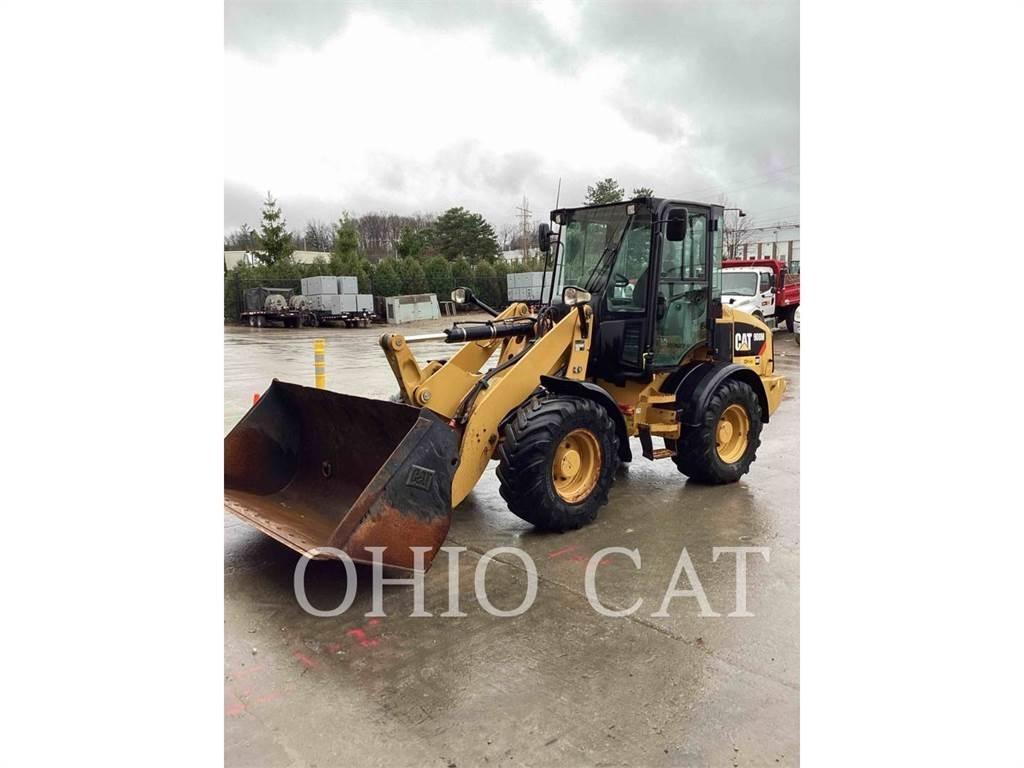 CAT 908M 小型装载机