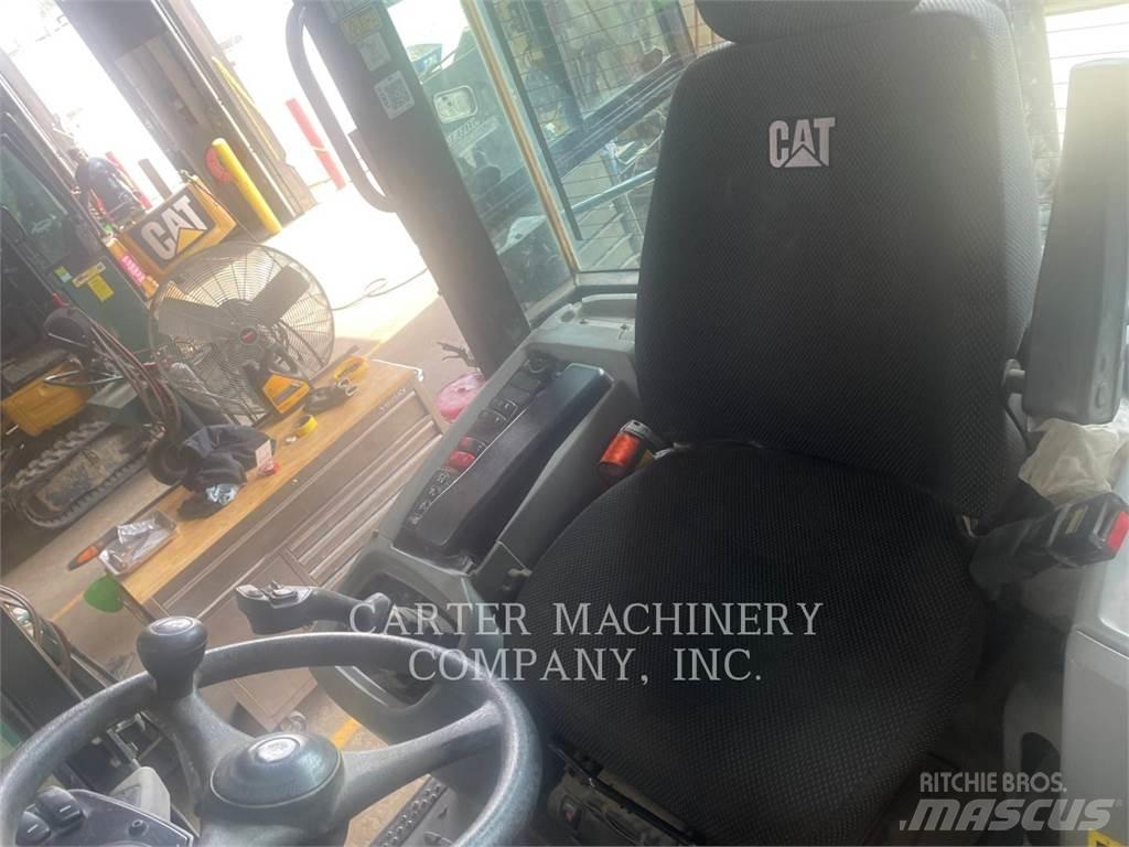 CAT 908M 轮式装载机