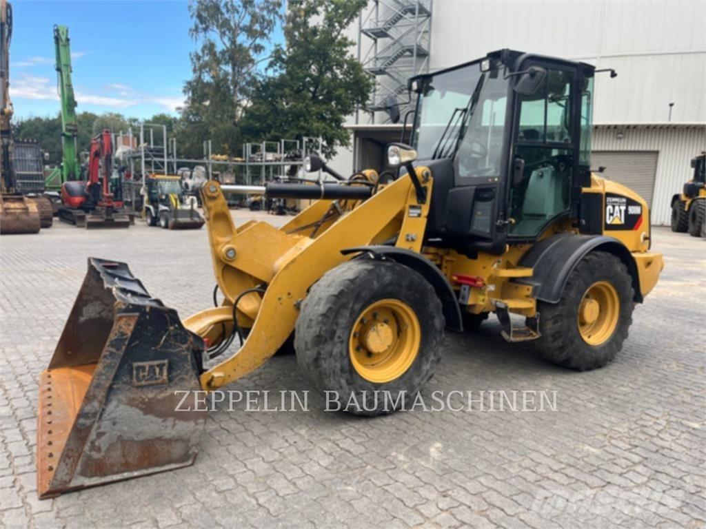 CAT 908M 轮式装载机