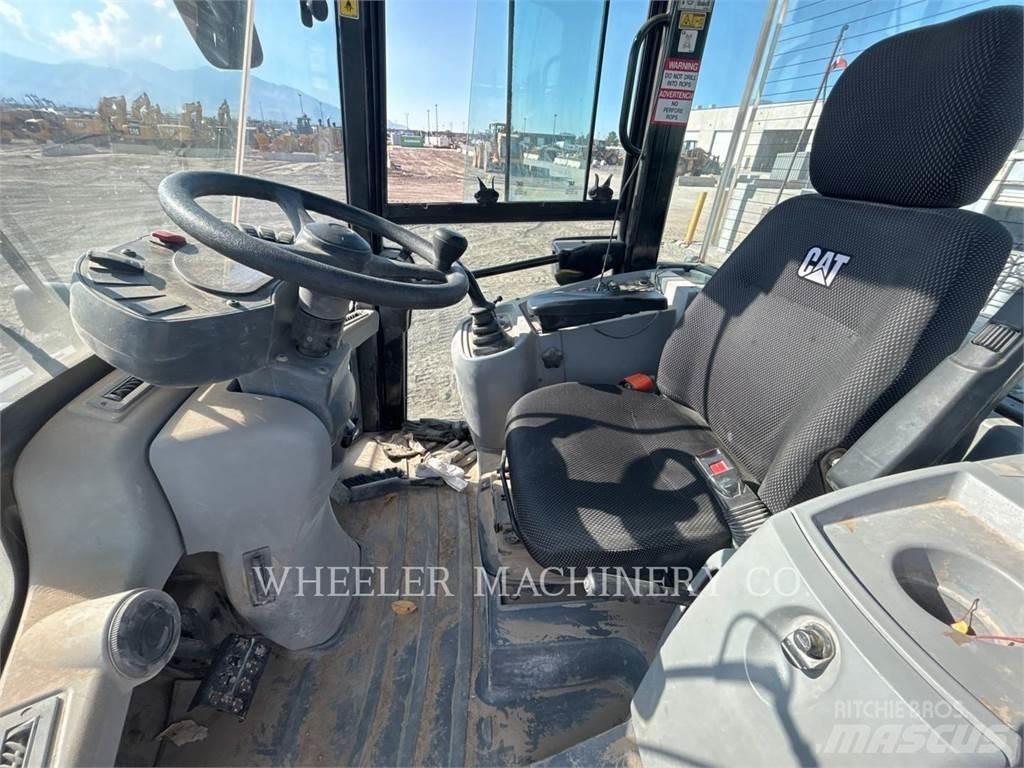 CAT 910M 轮式装载机