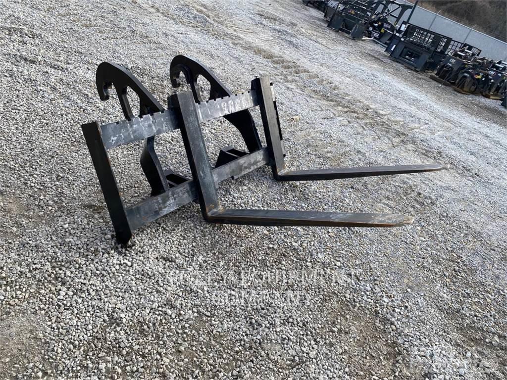 CAT 918M 轮式装载机