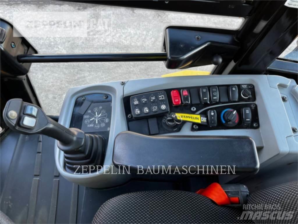 CAT 918M 轮式装载机