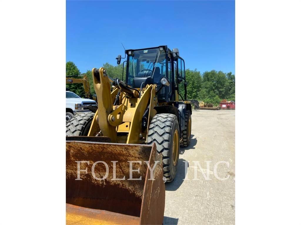 CAT 918M 轮式装载机