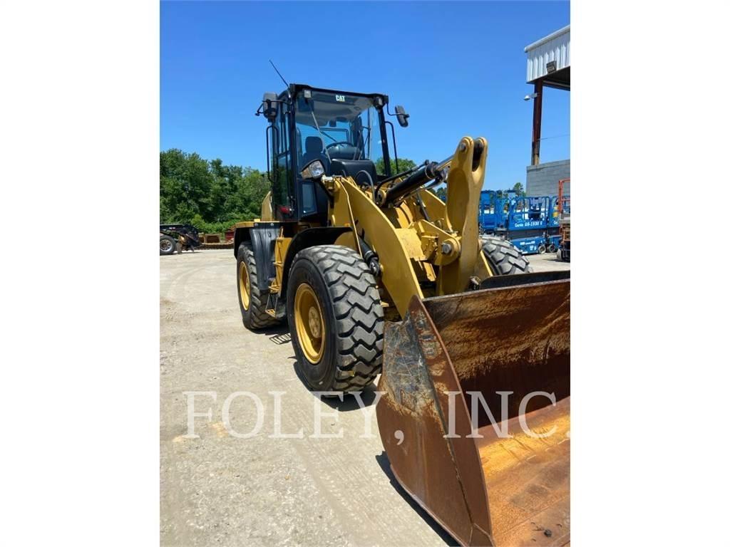 CAT 918M 轮式装载机