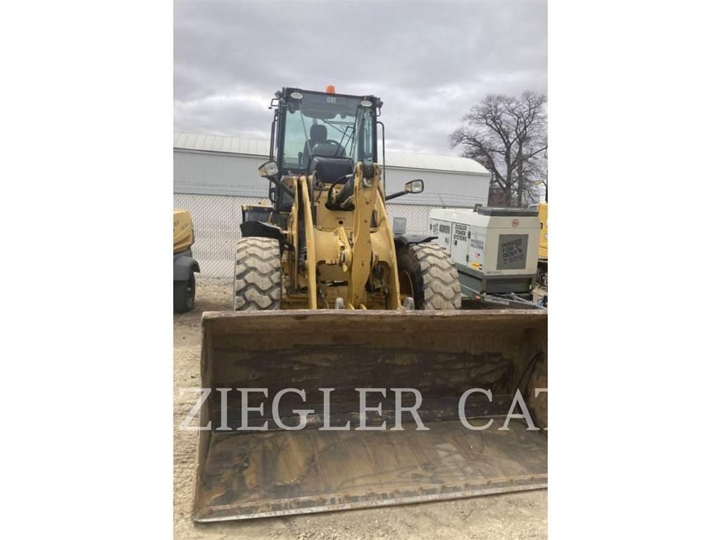 CAT 918M 轮式装载机