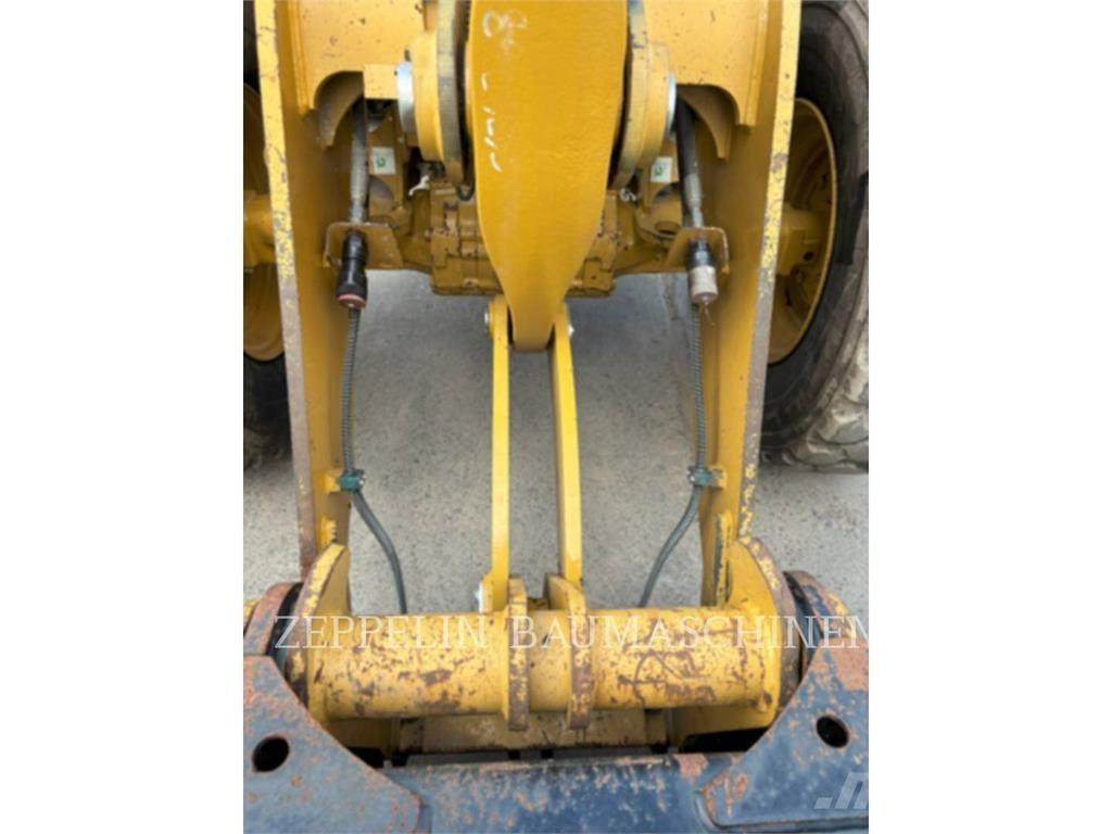 CAT 918M 轮式装载机