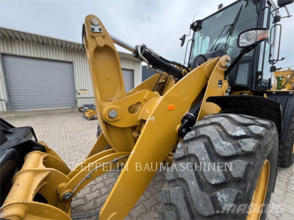 CAT 918M 轮式装载机
