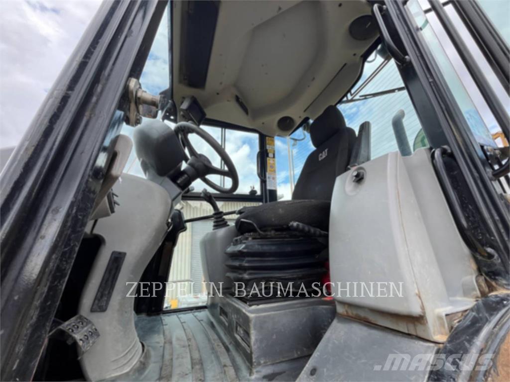 CAT 918M 轮式装载机