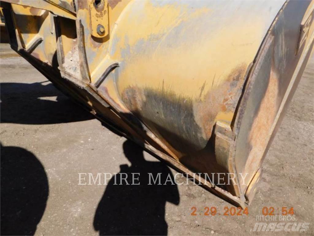 CAT 926M 轮式装载机
