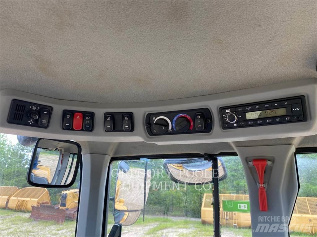 CAT 926M 轮式装载机