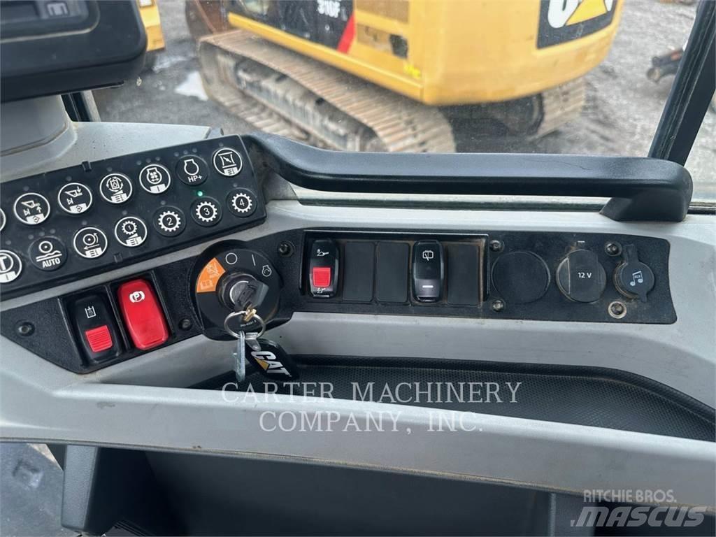 CAT 926M 轮式装载机