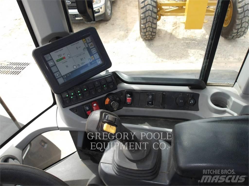 CAT 926M 轮式装载机