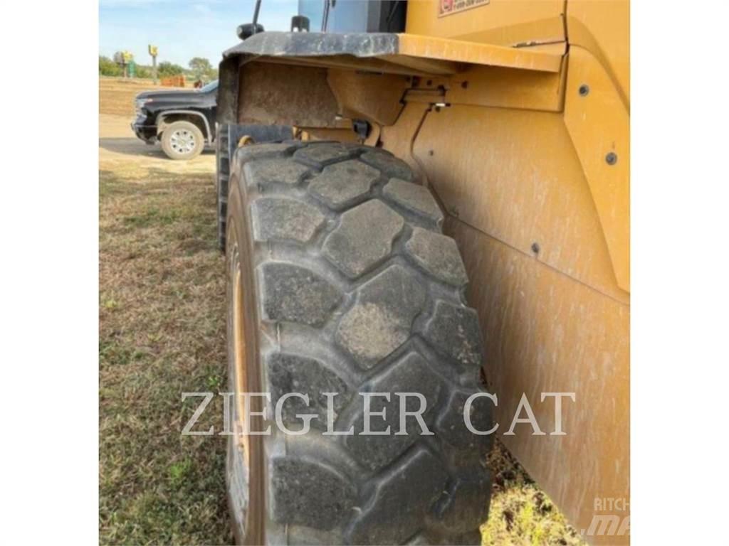 CAT 926M 轮式装载机