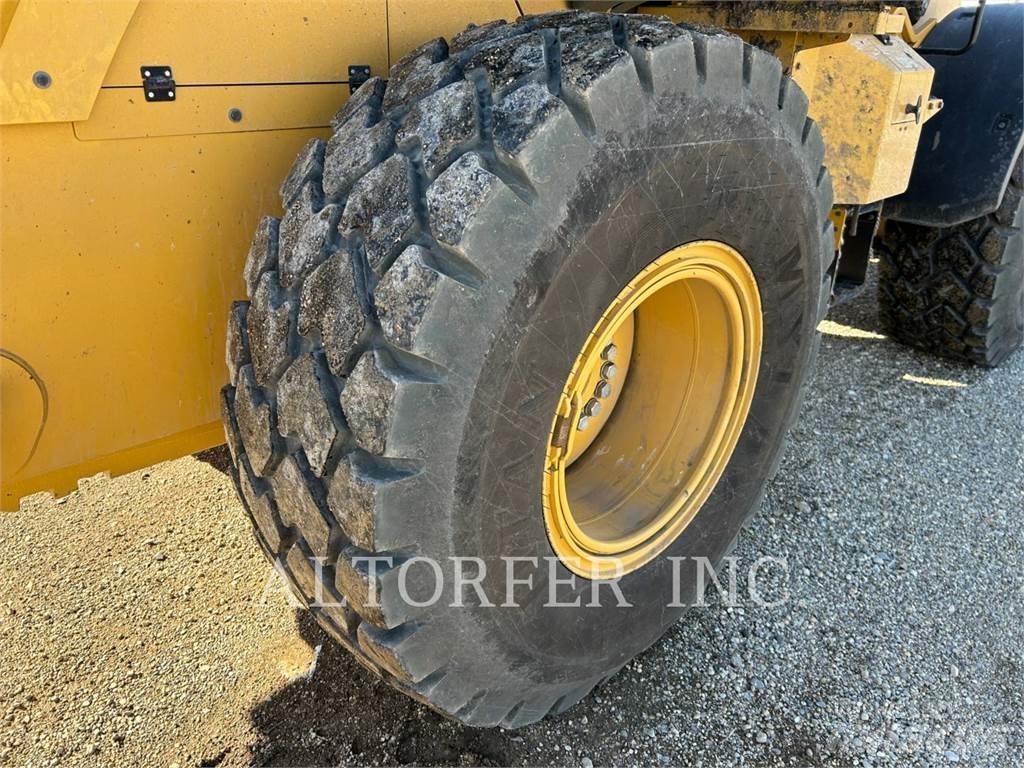 CAT 926M 轮式装载机