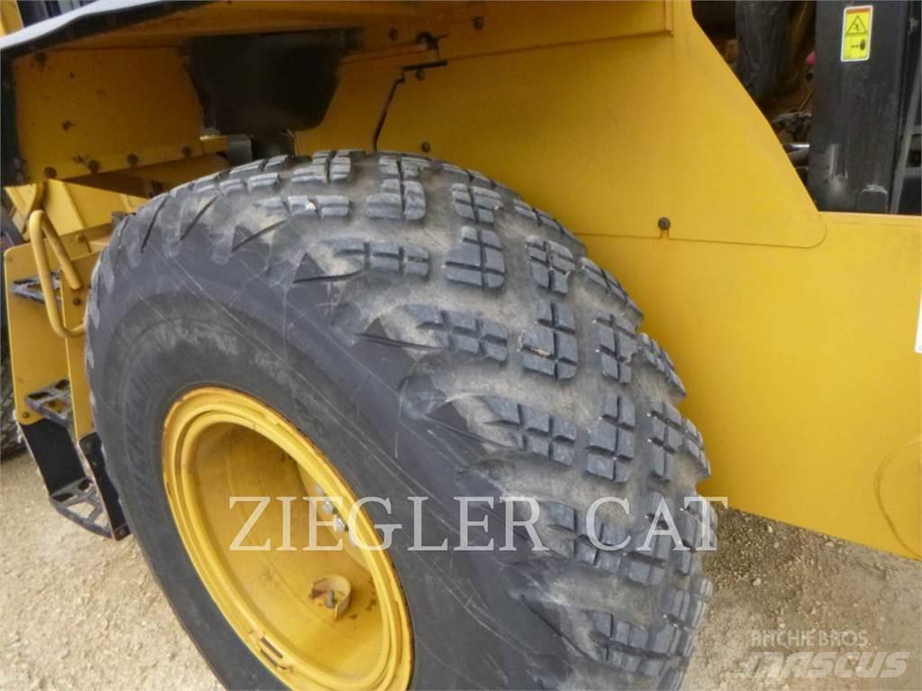 CAT 926M 轮式装载机