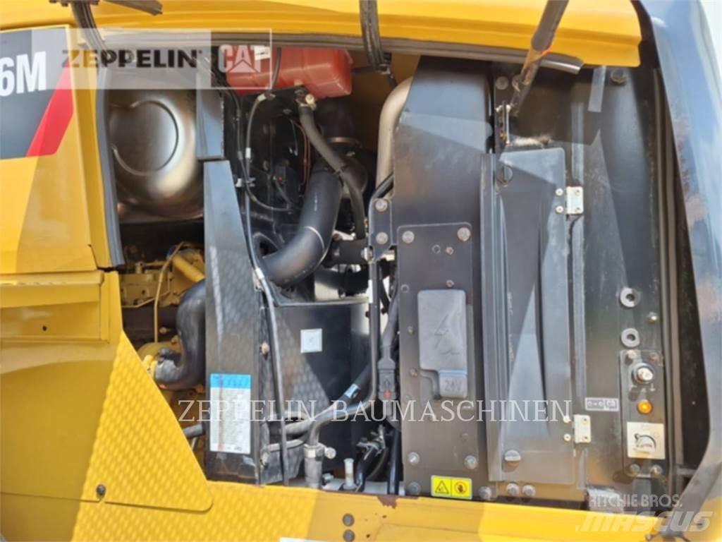 CAT 926M 轮式装载机