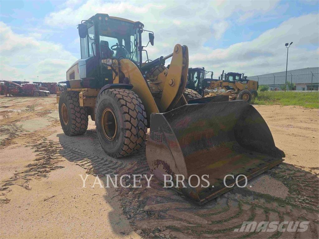 CAT 926M 轮式装载机