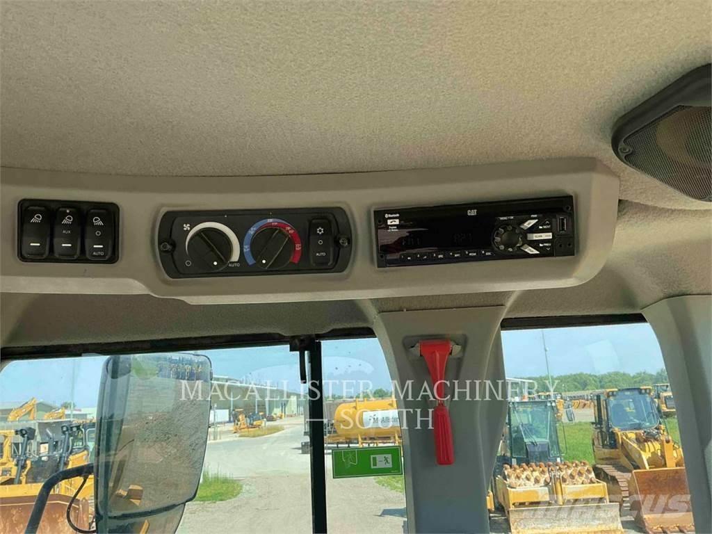CAT 926M 轮式装载机