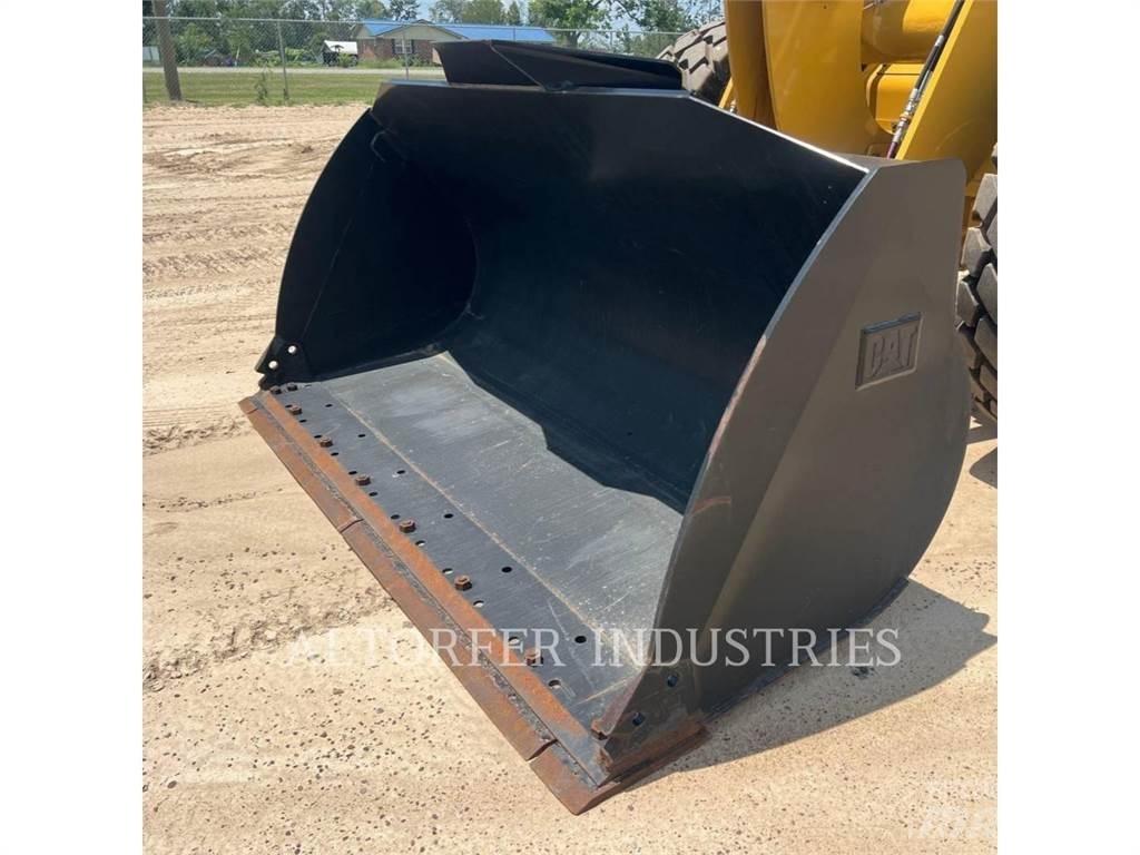 CAT 926M 轮式装载机