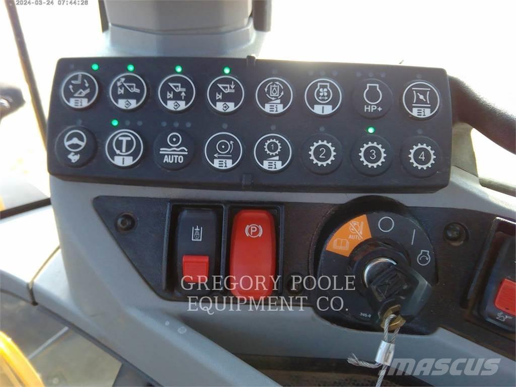 CAT 926M 轮式装载机