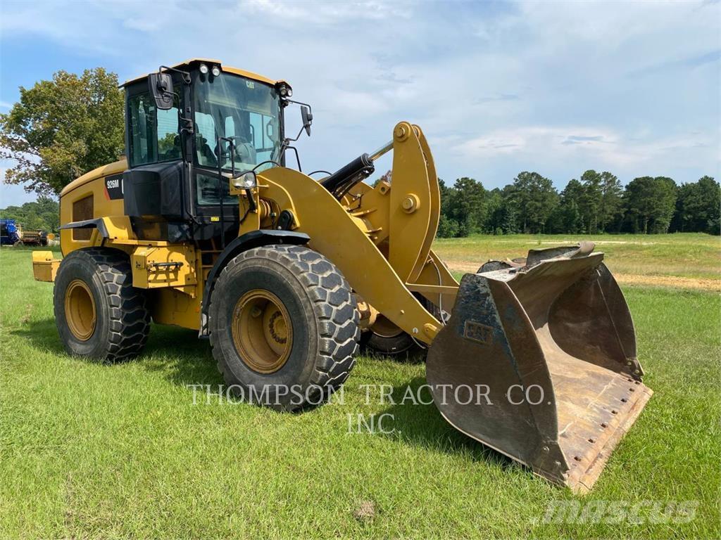CAT 926M 轮式装载机