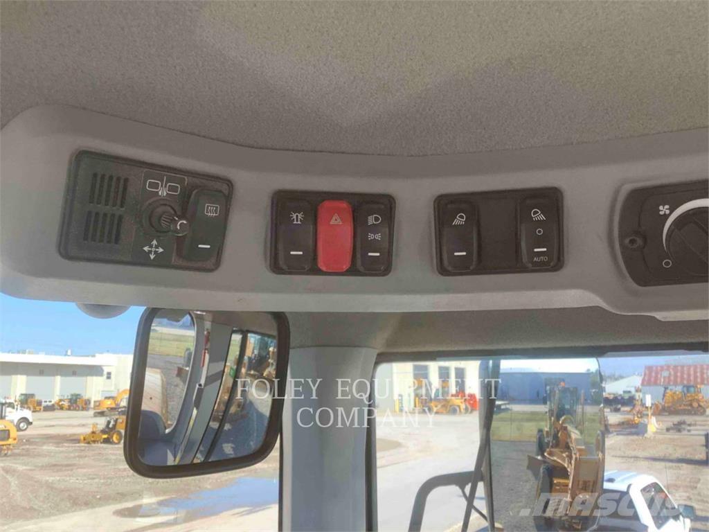 CAT 926M 轮式装载机