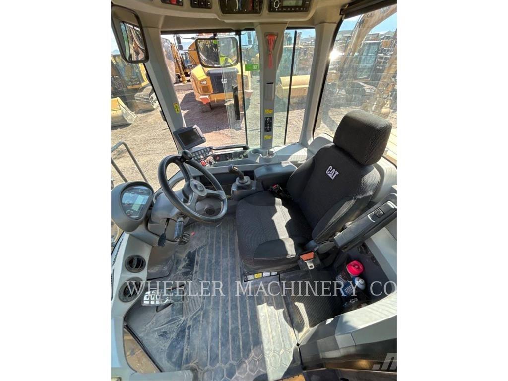 CAT 926M QC 轮式装载机