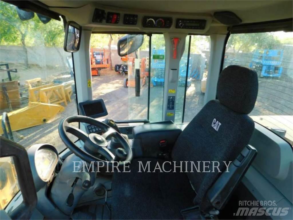 CAT 930M 轮式装载机
