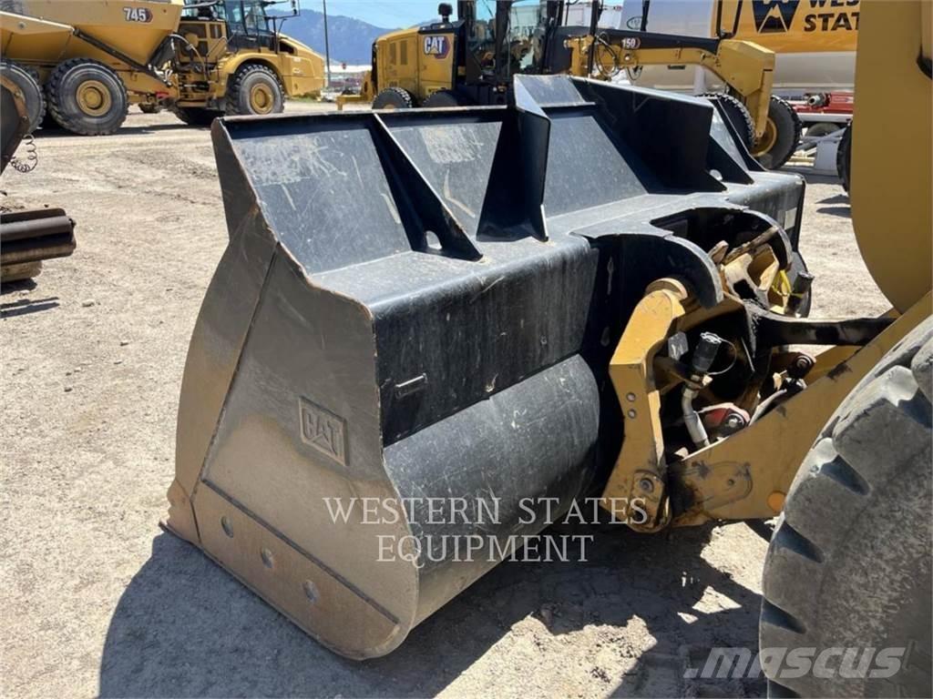 CAT 930M 轮式装载机