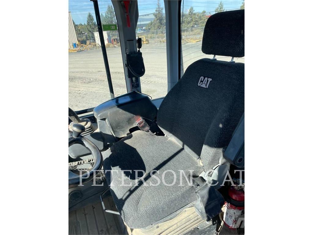 CAT 930M 轮式装载机