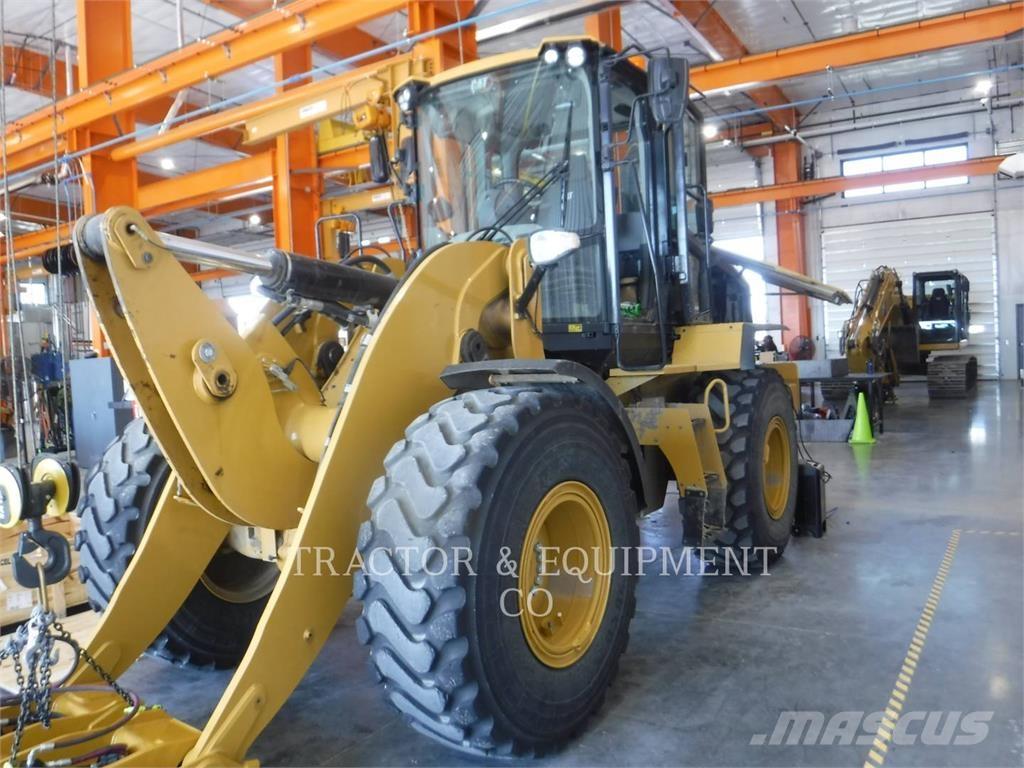 CAT 930M 轮式装载机