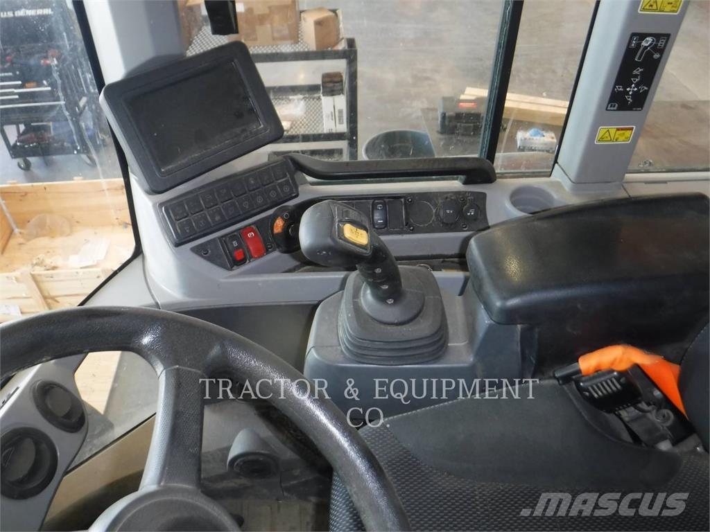 CAT 930M 轮式装载机