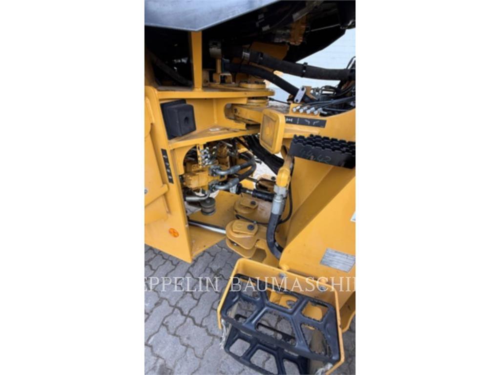 CAT 930M 轮式装载机