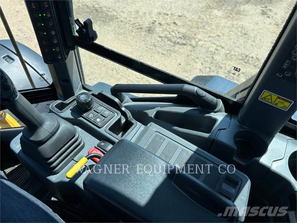 CAT 938 轮式装载机