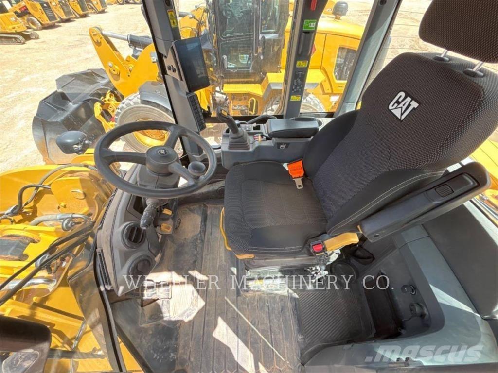 CAT 938 QC 轮式装载机