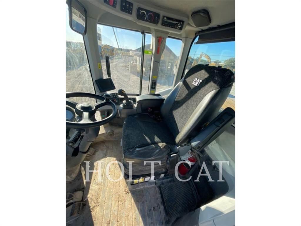 CAT 938M 轮式装载机