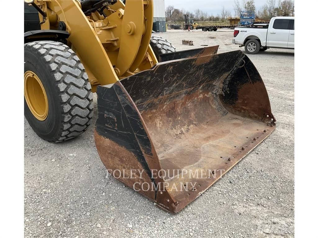 CAT 938M 轮式装载机