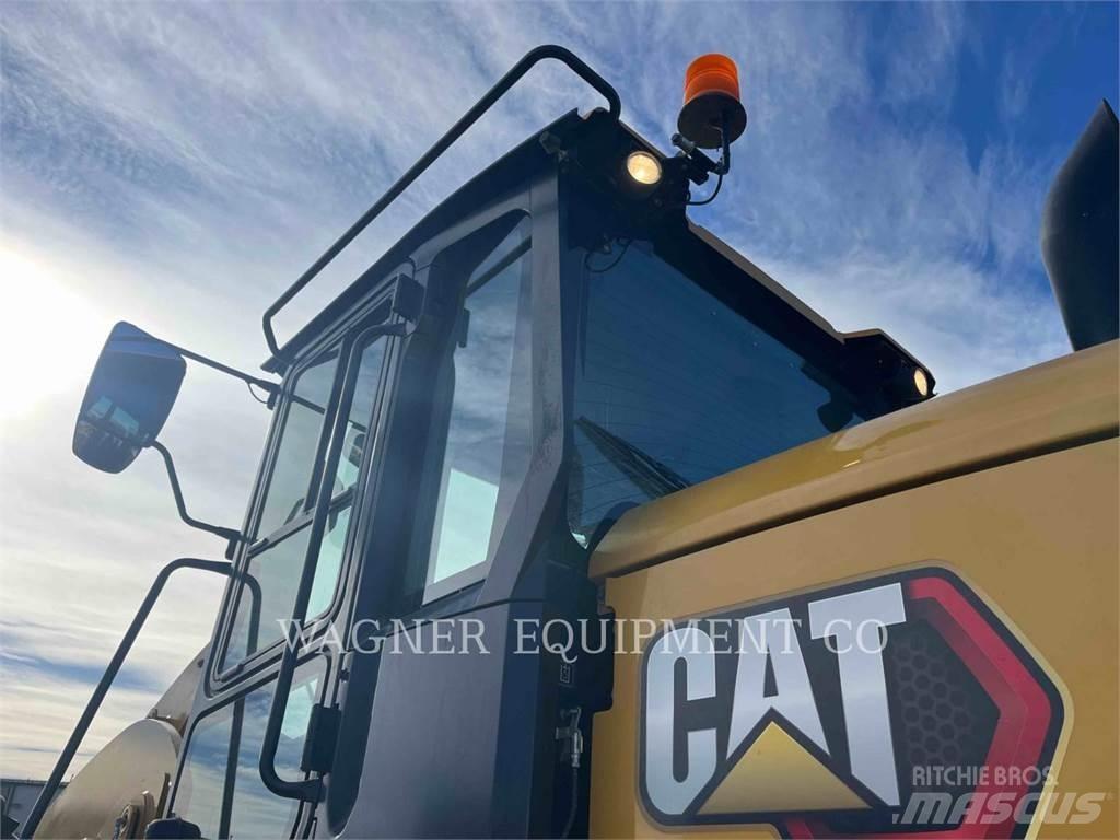 CAT 938M 轮式装载机