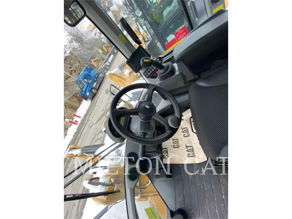 CAT 938M 轮式装载机