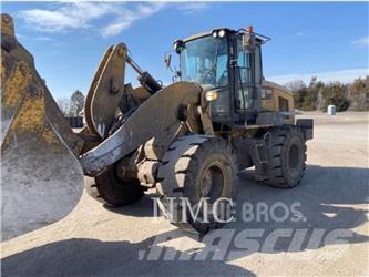 CAT 938M 轮式装载机