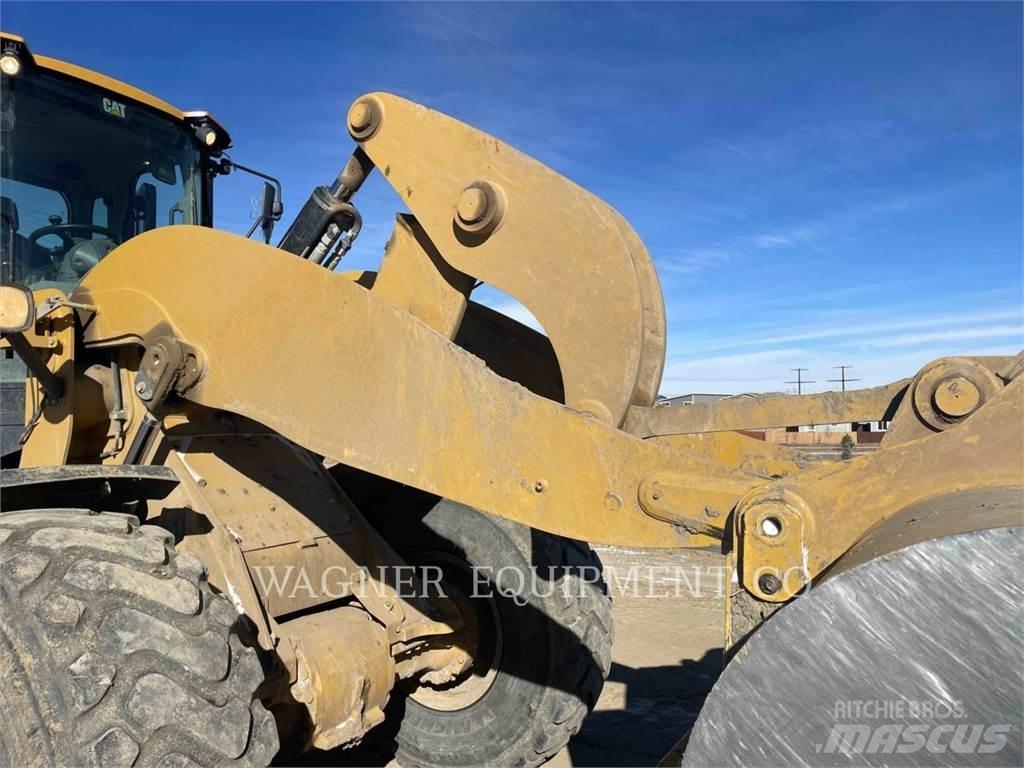 CAT 938M 轮式装载机