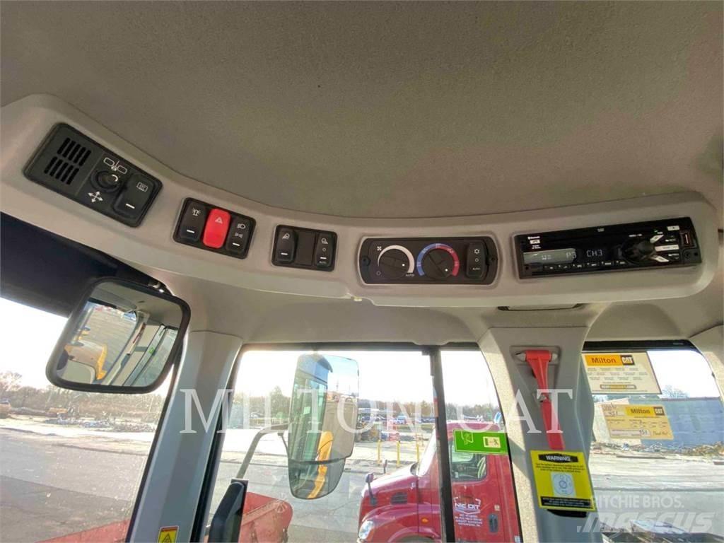 CAT 938M 轮式装载机