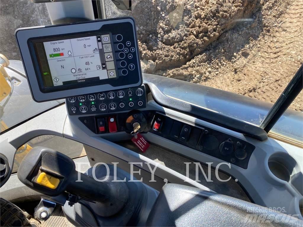 CAT 938M 轮式装载机